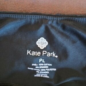 Capris by Kate Park Wms Black Pants Size Petite Large EUC